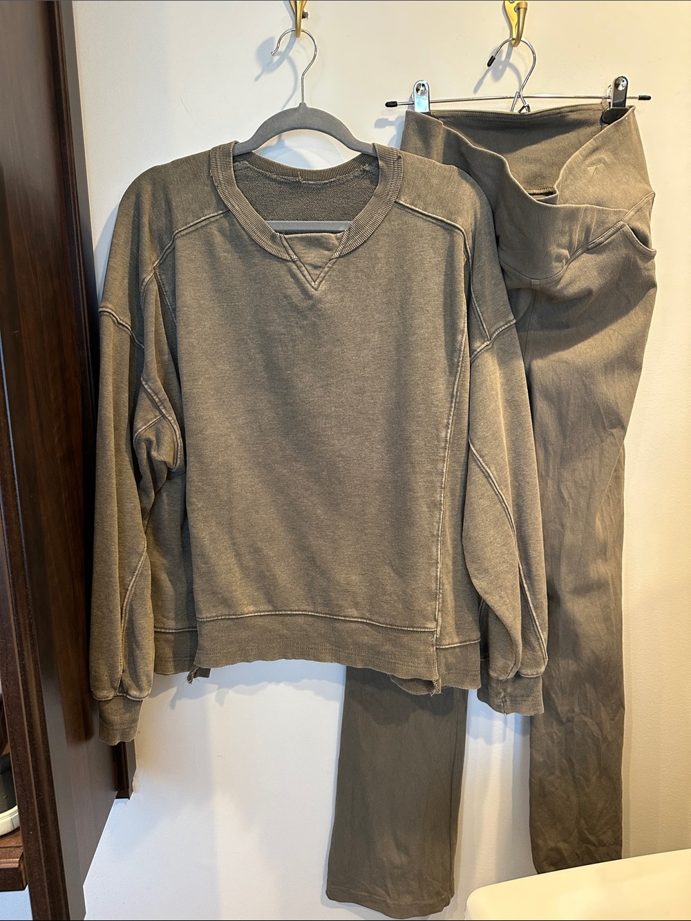 Women's Olive Green Pantsuit Set - Pullover & High-Waist Pants